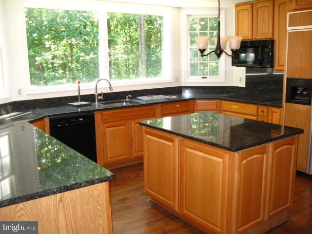 9719 Deep Smoke Columbia, MD 21046 - Photo 14 of 31 Kitchen