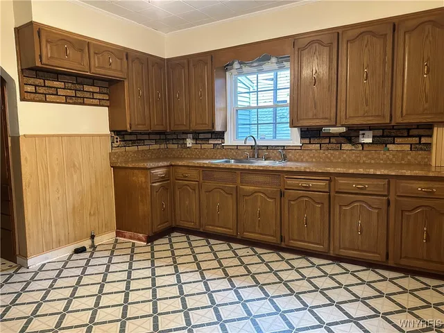 $122,500 | 855 West Avenue, Buffalo, NY 14213