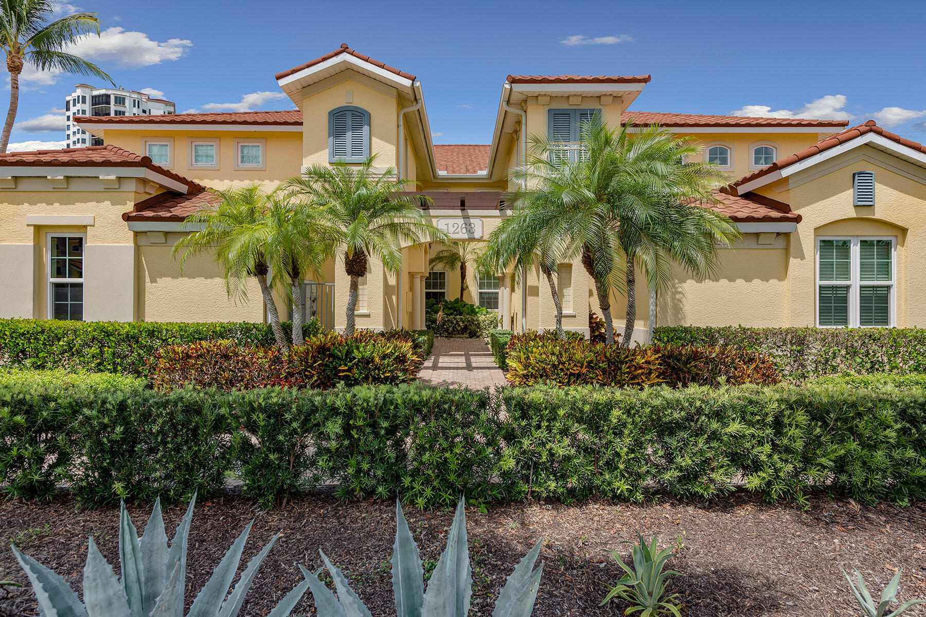 1263 Rialto Way, Unit 102 Naples, FL 34114 - Photo 25 of 34 2250524281