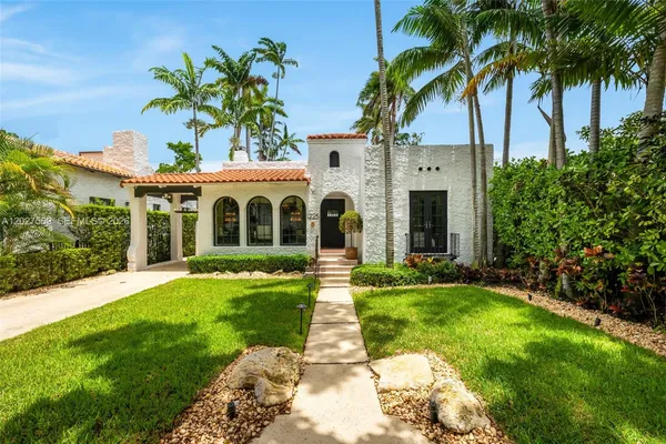 $20,000 | 1225 Alhambra Circle, Coral Gables, FL 33134