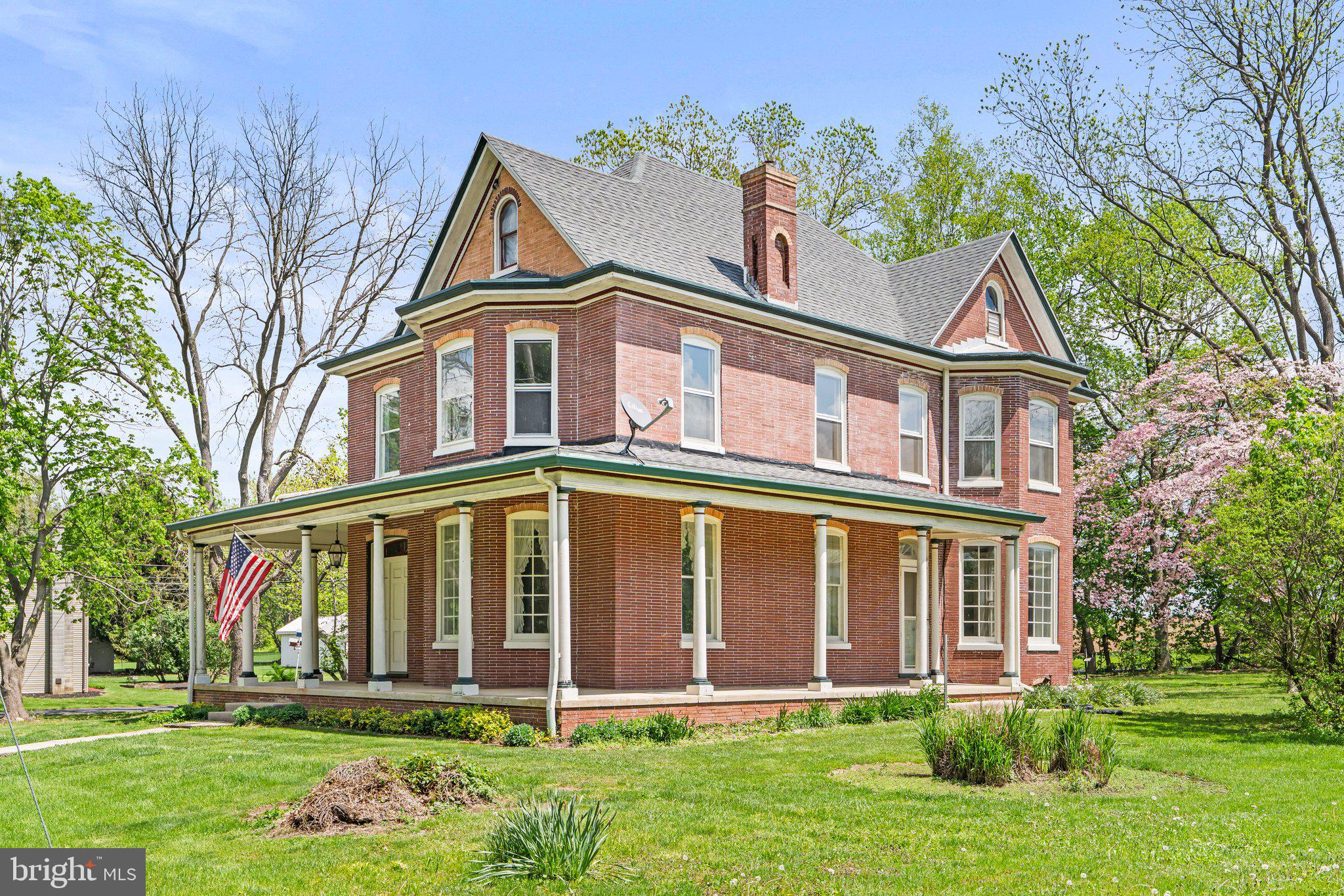 369 Mountain Rd, Boiling Springs, PA 17007 Compass