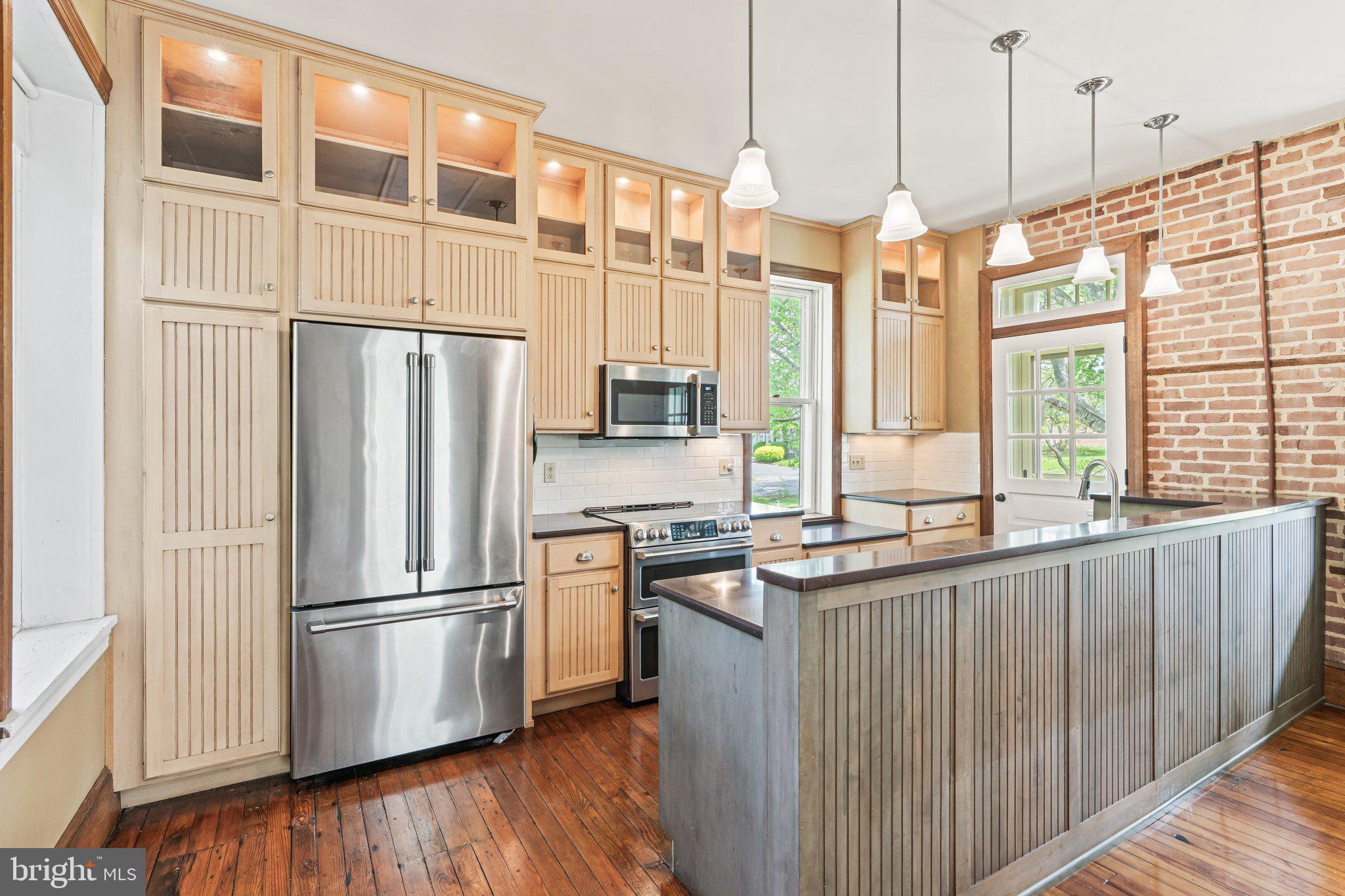 369 Mountain Road Boiling Springs, PA 17007 - Photo 6 of 54 Gallery Image 6