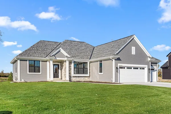 $719,900 | W251-n2371 Valleyview Circle, Pewaukee, WI 53072