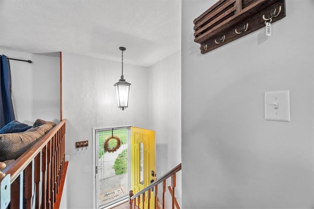 151 Walnut Strand Imperial, PA 15126 - Photo 6 of 36 Gallery Image 6