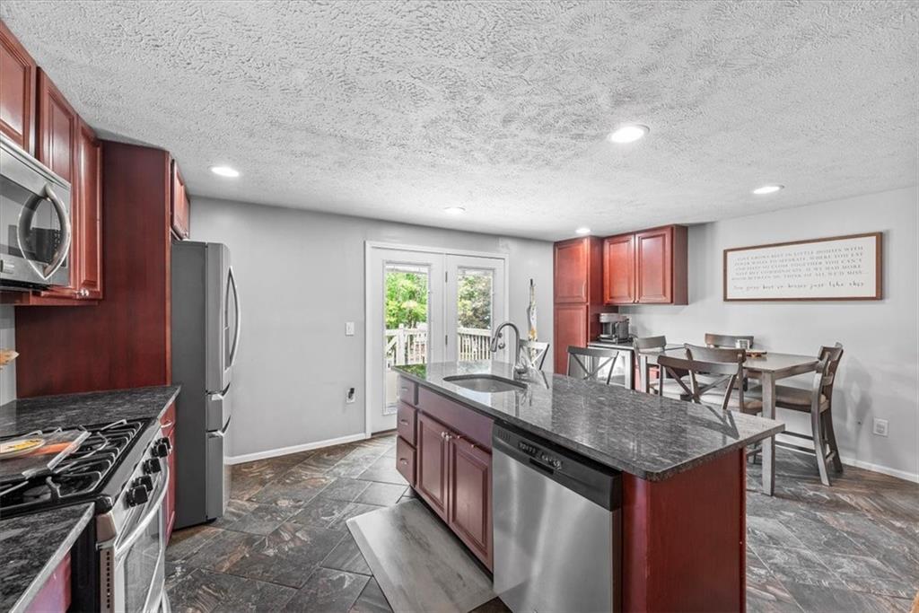 151 Walnut Strand Imperial, PA 15126 - Photo 7 of 36 Gallery Image 7