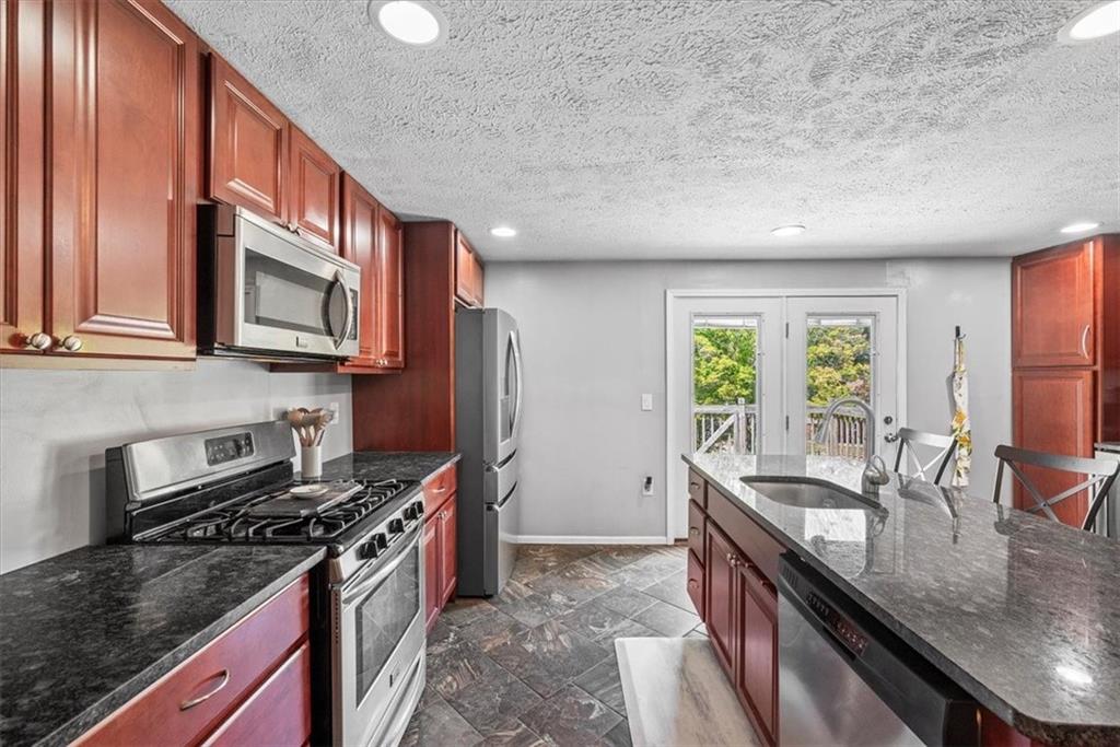 151 Walnut Strand Imperial, PA 15126 - Photo 8 of 36 Gallery Image 8