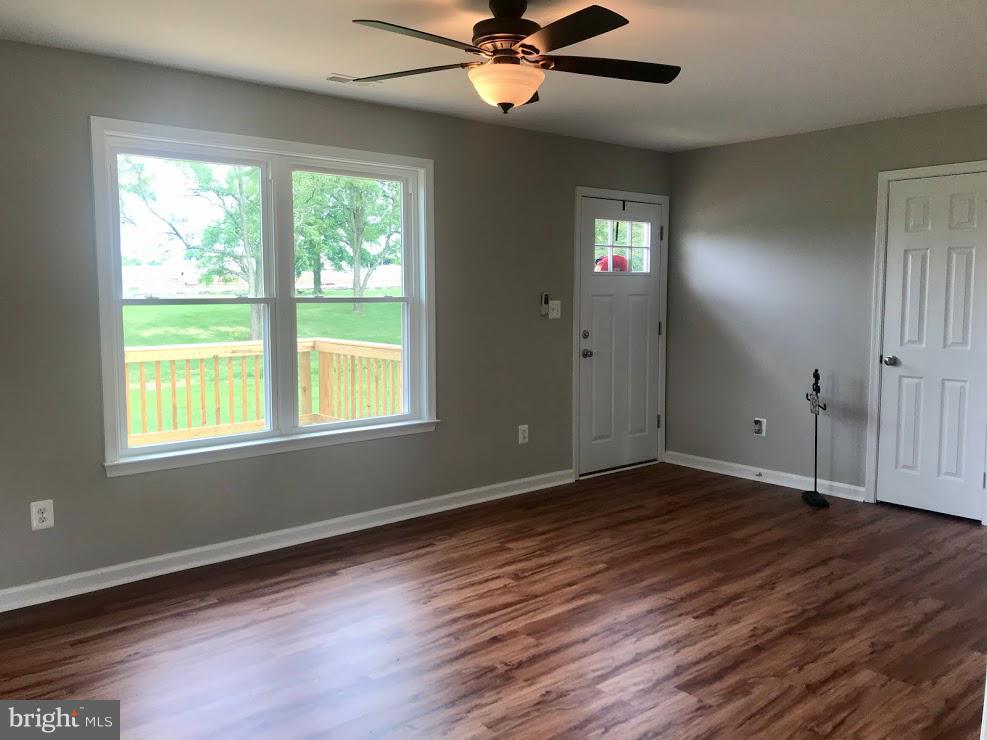 5198 Catlett Road Midland, VA 22728 - Photo 6 of 20 Family Room
