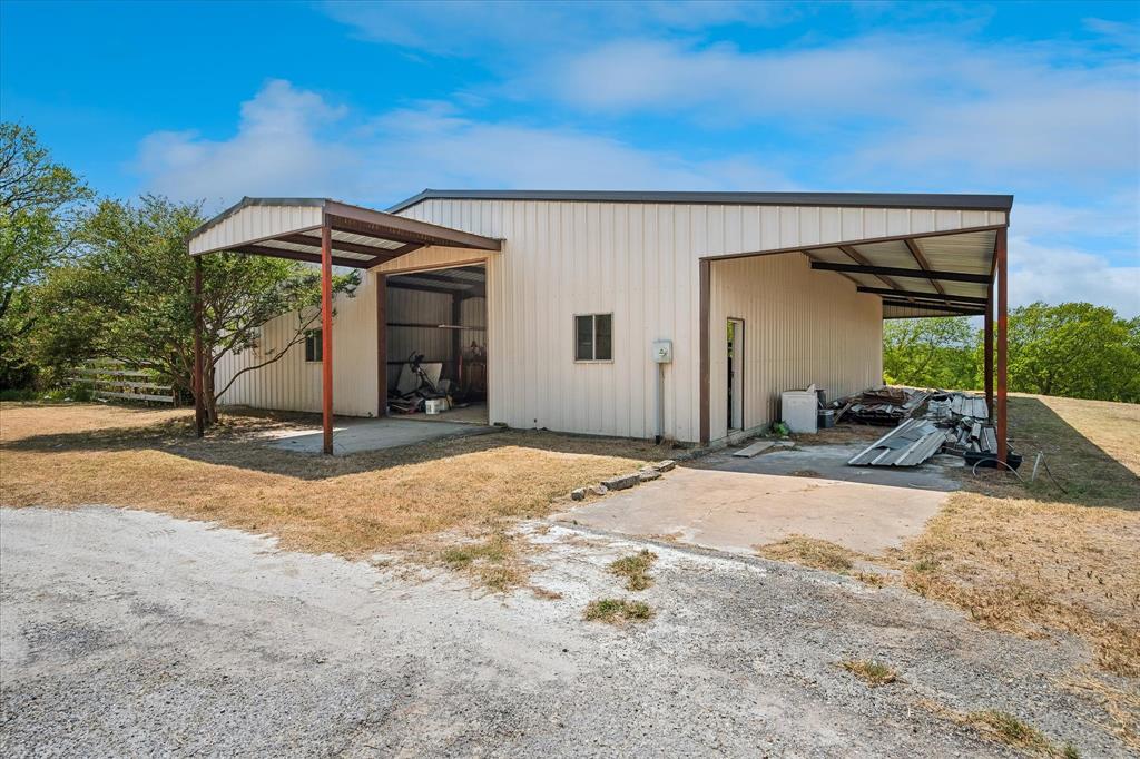 1501 Andy Thomas Road Whitewright, TX 75491 - Photo 3 of 38 Gallery Image 3