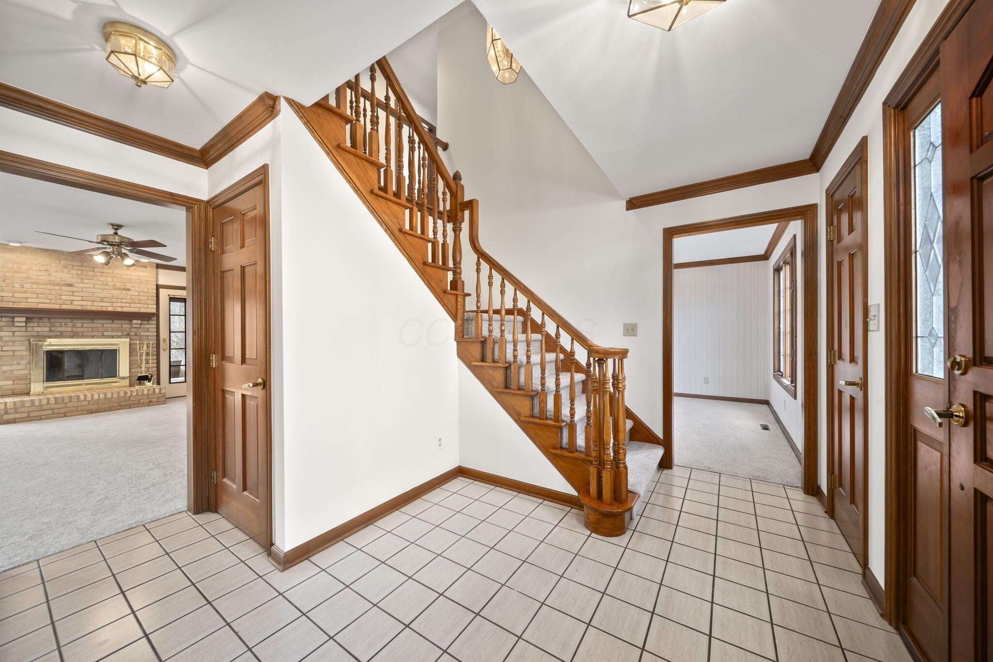 269 Ridge Side Drive Powell, OH 43065 - Photo 5 of 61 Entry 1