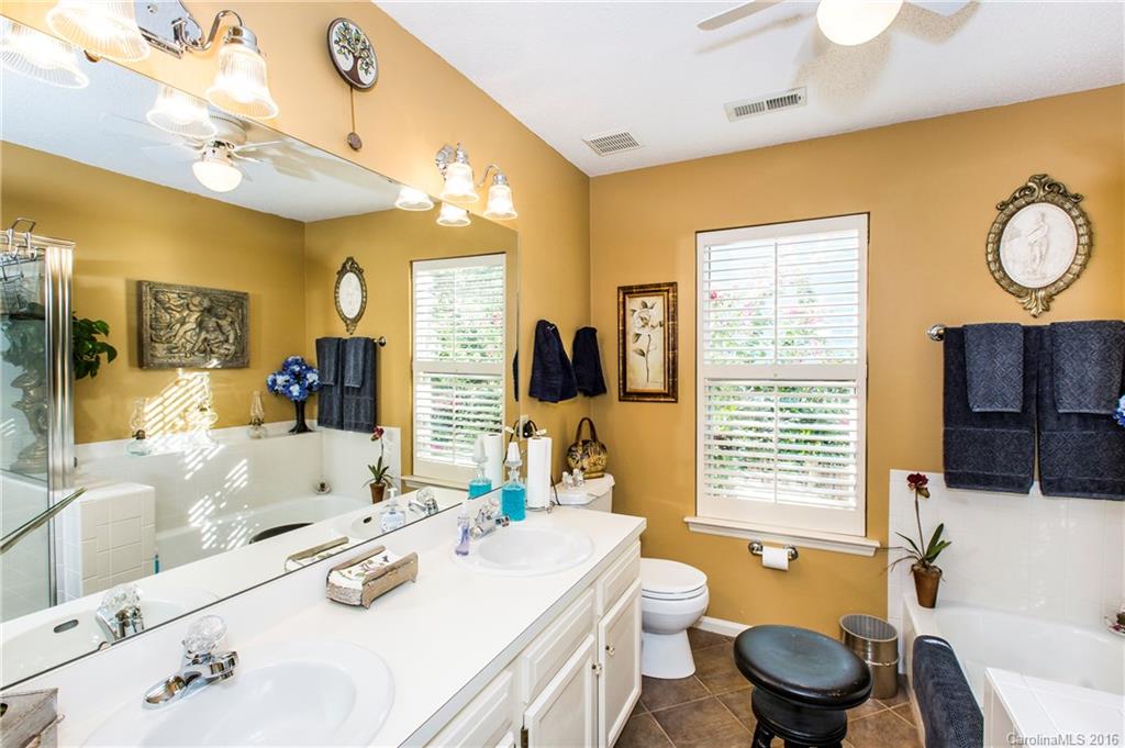 9600 Marshbrooke Road, Unit 12 Matthews, NC 28105 - Photo 12 of 23 Gallery Image 12