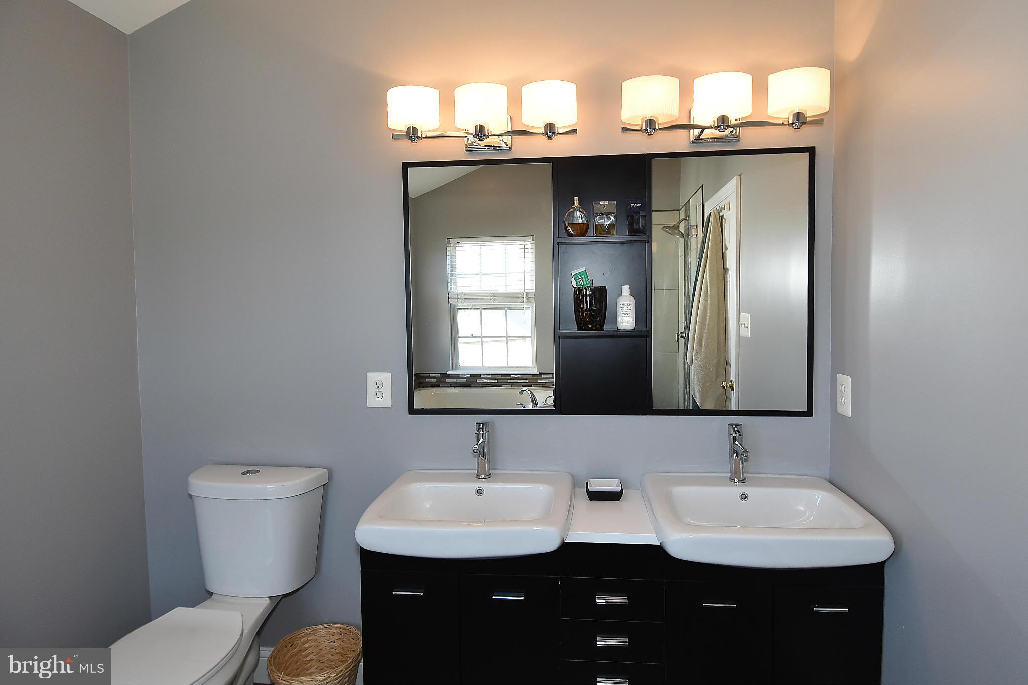 5515 Hobsons Choice Loop Manassas, VA 20112 - Photo 18 of 30 Master Bath