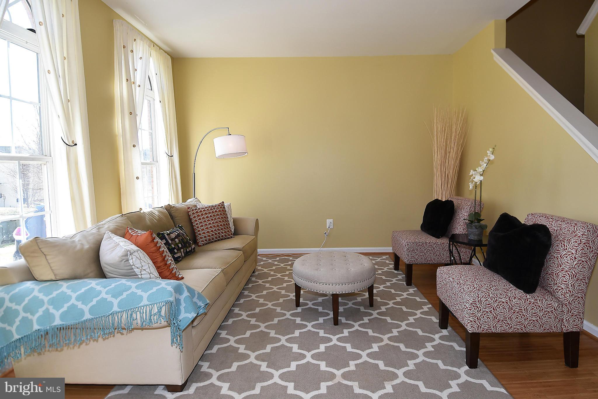 5515 Hobsons Choice Loop Manassas, VA 20112 - Photo 3 of 30 Living Room