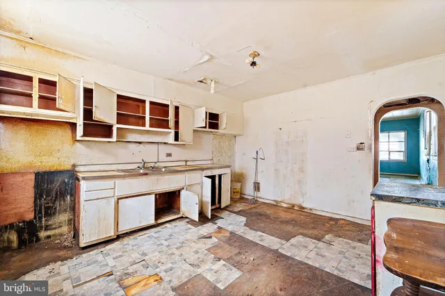 $89,900 | 2526 Bank Street, Camden, NJ 08105