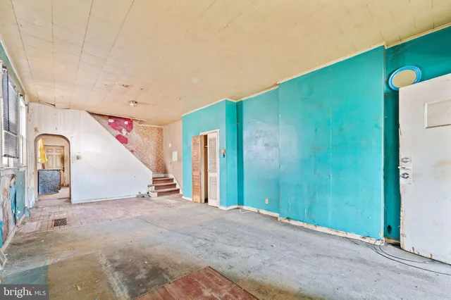 $89,900 | 2526 Bank Street, Camden, NJ 08105