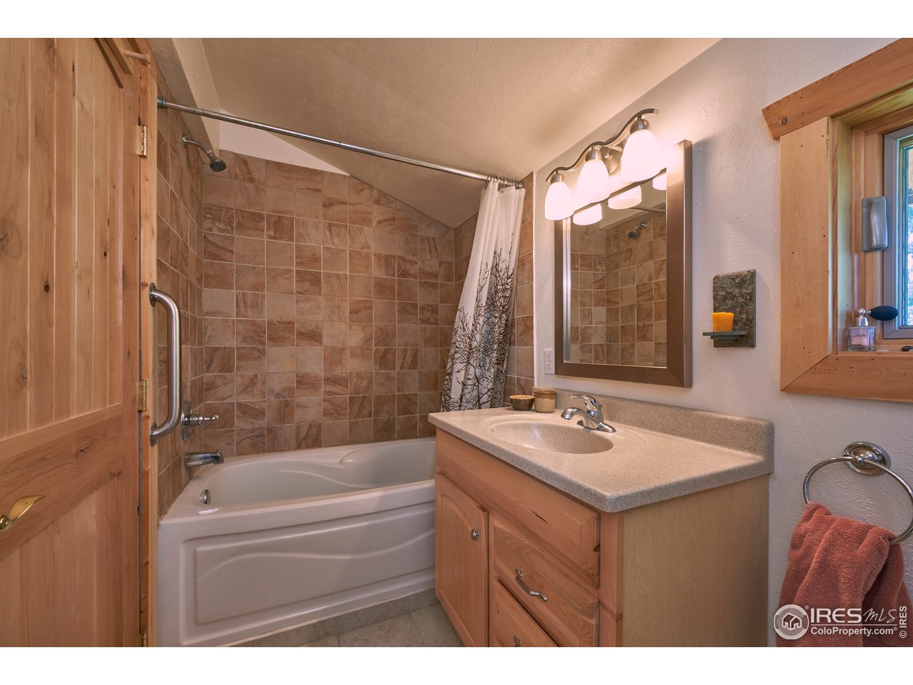 78 Thunder Ridge Road South Nederland, CO 80466 - Photo 14 of 37