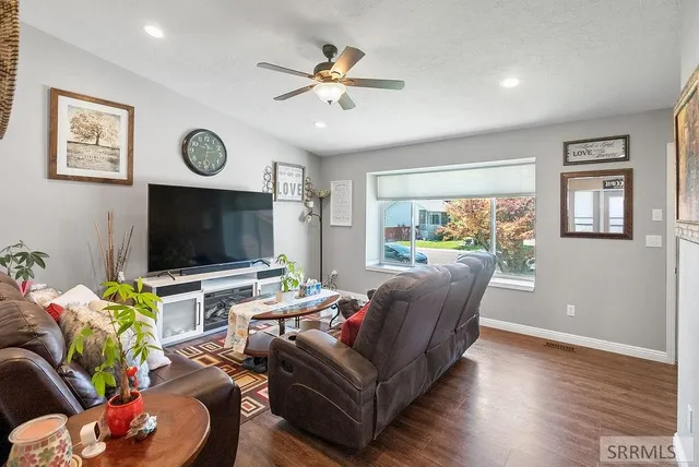 $427,900 | 4938 Freedom Avenue, Chubbuck, ID 83202