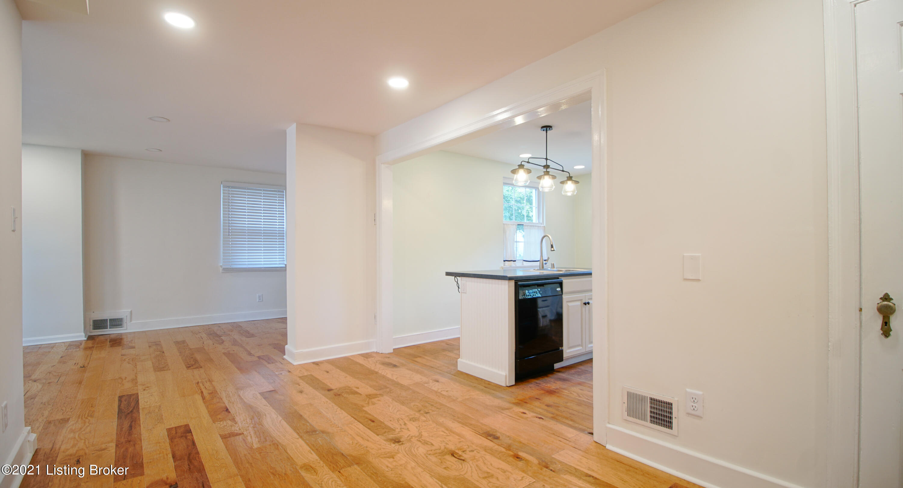 407 James Road Louisville, KY 40206 - Photo 13 of 39 407 james rd (19 of 35)
