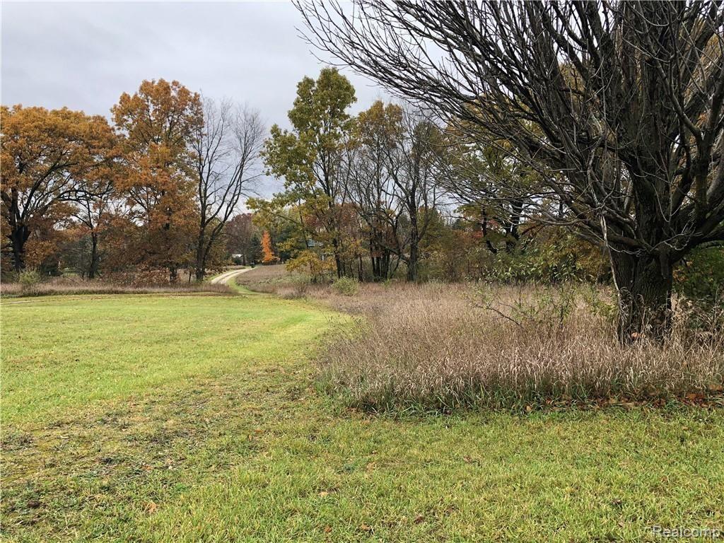 6347 Deacon Hill Road Howell, MI 48843 - Photo 22 of 24