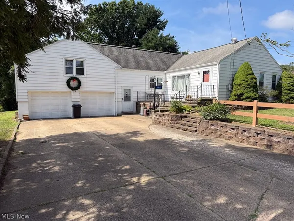 3815 Hazelbrook Street Southwest, Massillon, OH 44646