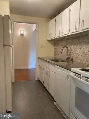 $1,550 | 27411 Valley Run Drive, Unit 411, Wilmington, DE 19810