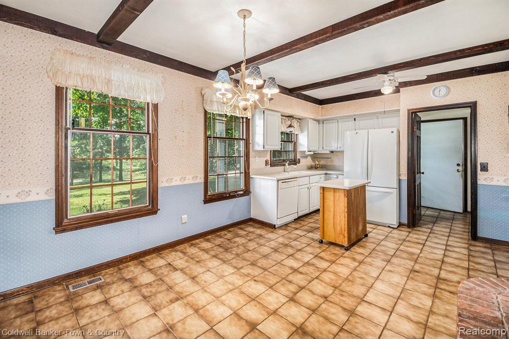 2489 East Clyde Road Howell, MI 48855 - Photo 14 of 35