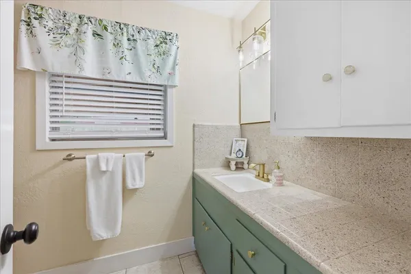 $169,900 | 1833 West Decker Avenue, Orange, TX 77632