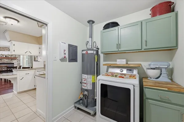 $169,900 | 1833 West Decker Avenue, Orange, TX 77632