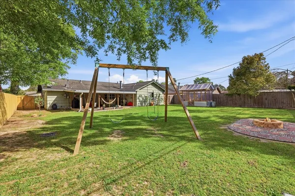 $169,900 | 1833 West Decker Avenue, Orange, TX 77632