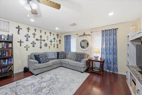 $169,900 | 1833 West Decker Avenue, Orange, TX 77632