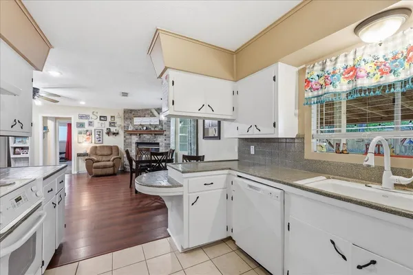 $169,900 | 1833 West Decker Avenue, Orange, TX 77632