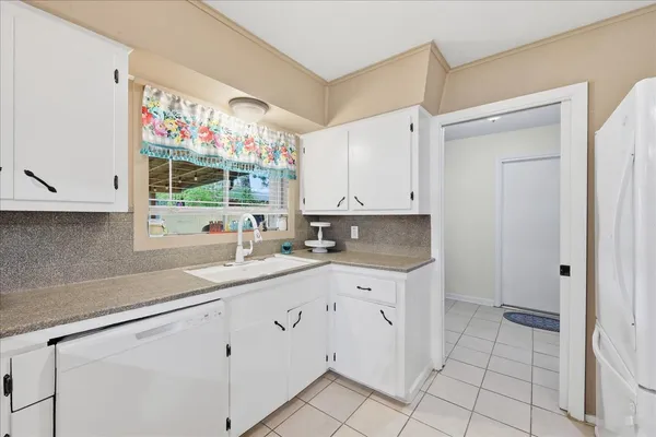 $169,900 | 1833 West Decker Avenue, Orange, TX 77632