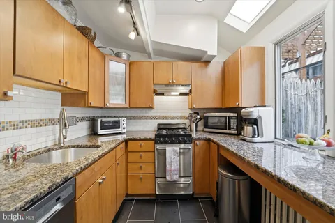$525,000 | 773 North 25th Street, Philadelphia, PA 19130