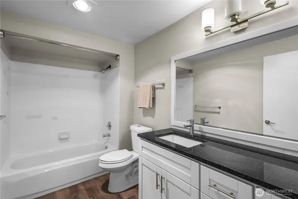 $2,500 | 7711 Northeast 175th Street, Unit F104, Kenmore, WA 98028