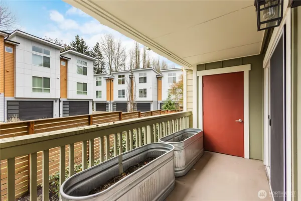 $2,500 | 7711 Northeast 175th Street, Unit F104, Kenmore, WA 98028