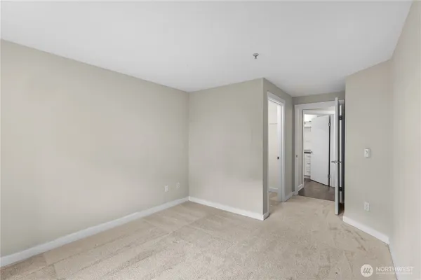 $2,500 | 7711 Northeast 175th Street, Unit F104, Kenmore, WA 98028