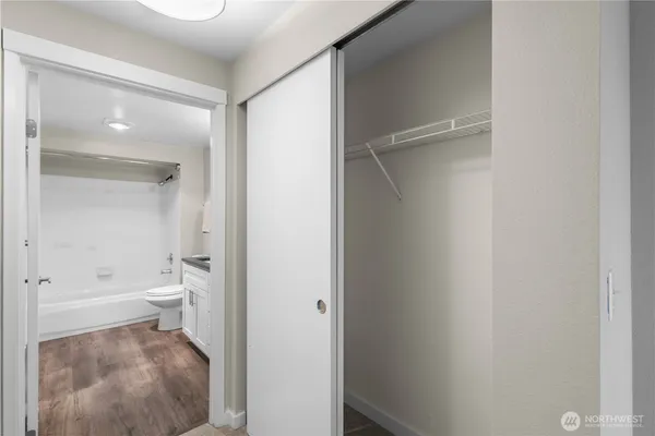 $2,500 | 7711 Northeast 175th Street, Unit F104, Kenmore, WA 98028