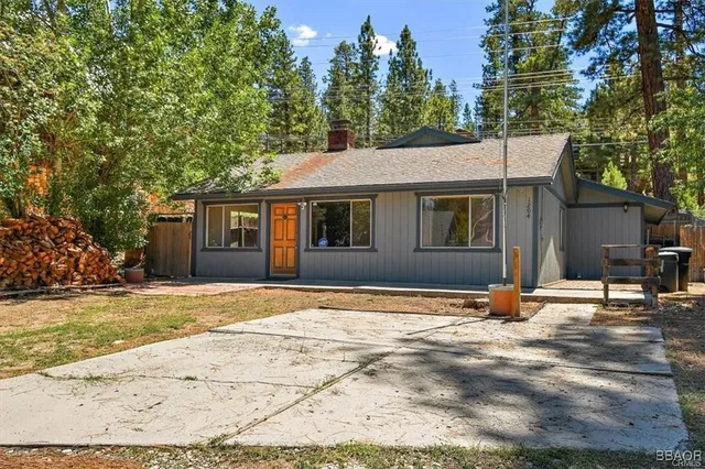 $420,000 | 1204 East Country Club Boulevard, Big Bear City, CA 92314