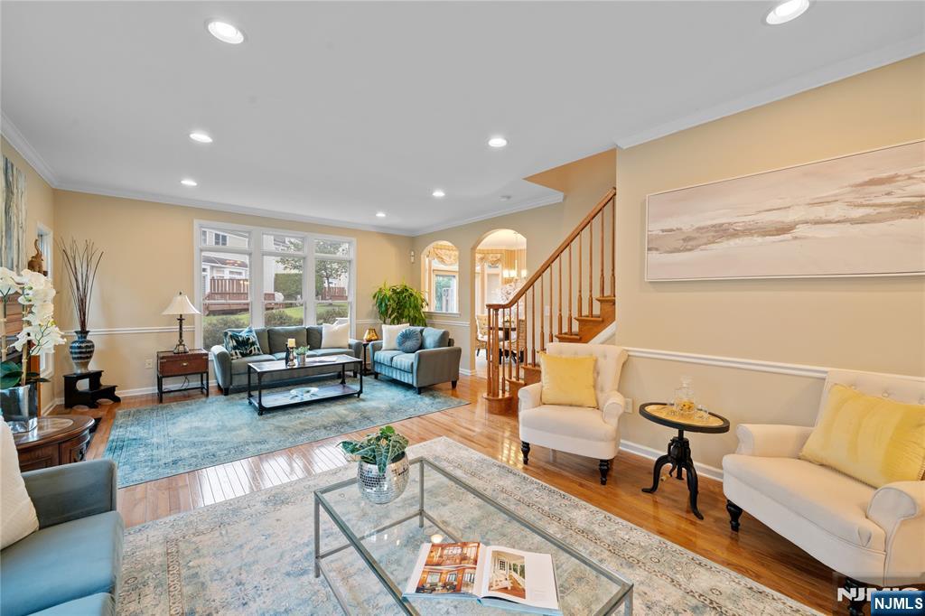 26 Chestnut Court Cedar Grove, NJ 07009 - Photo 3 of 42 a living room with furniture and a table