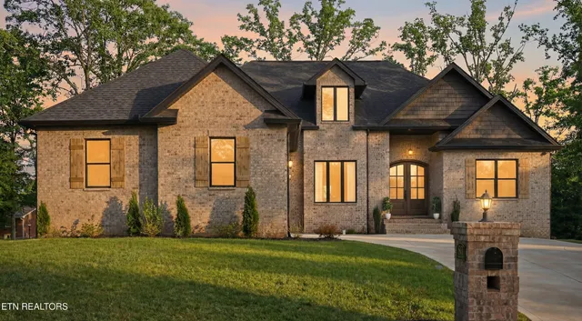 $779,900 | 591 Yosemite Drive, Lenoir City, TN 37771