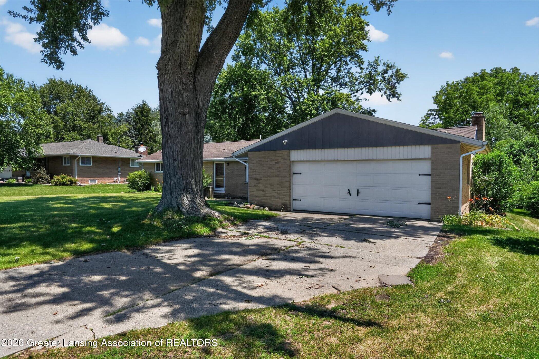 2578 Pine Tree Road Holt, MI 48842 - Photo 3 of 52 2578 Pine Tree Rd