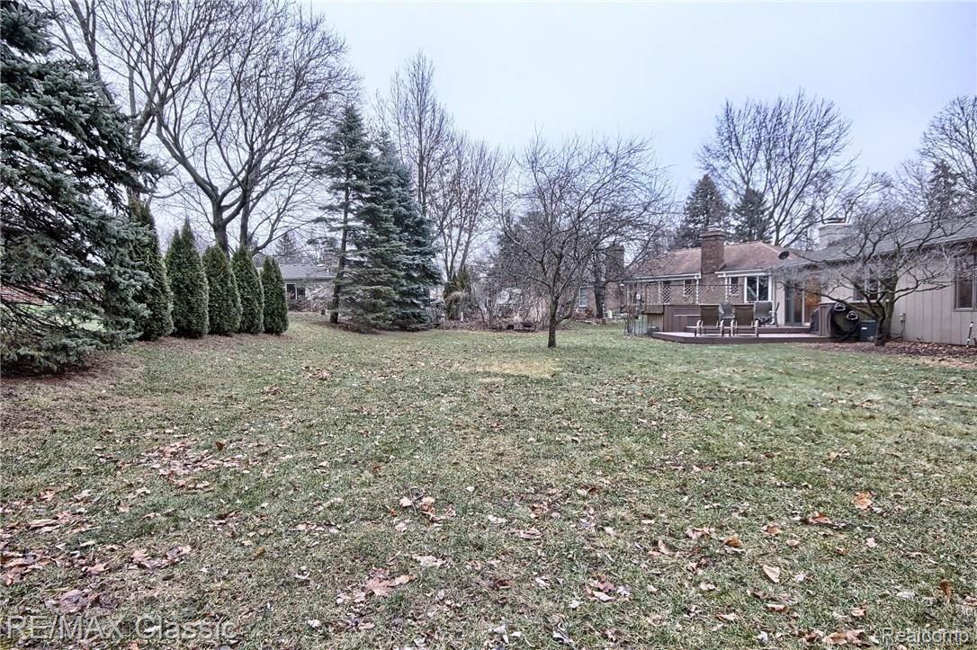 35610 Tall Pine Road Farmington, MI 48335 - Photo 30 of 32 Spacious Yard!!