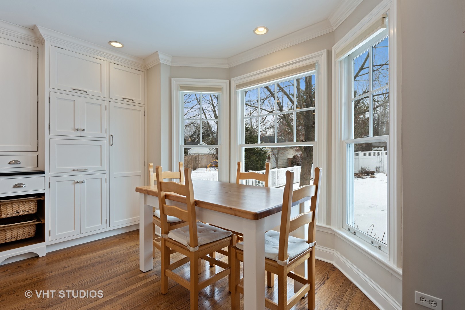 1075 Elm Street Winnetka, IL 60093 - Photo 10 of 40 a dining room with furniture and window