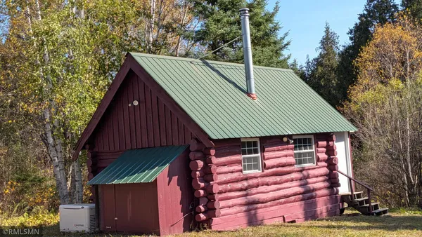 $274,900 | 4136 West General Grade Road, Finland, MN 55603