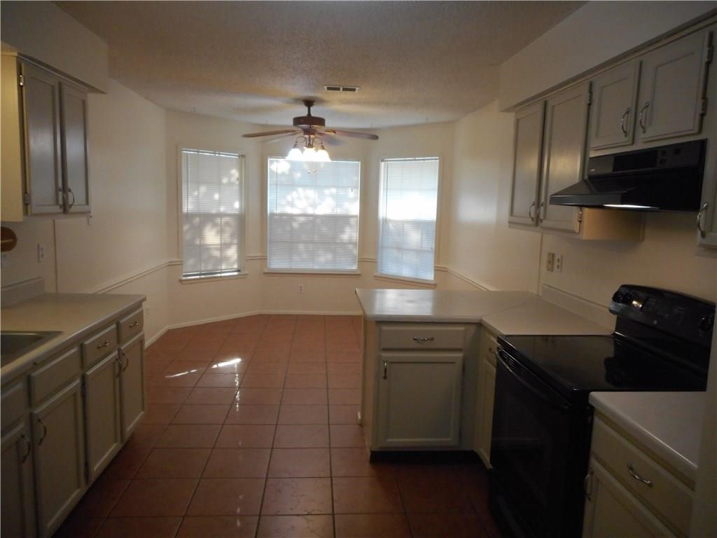 16823 Whitebrush Loop Austin, TX 78717 - Photo 5 of 15