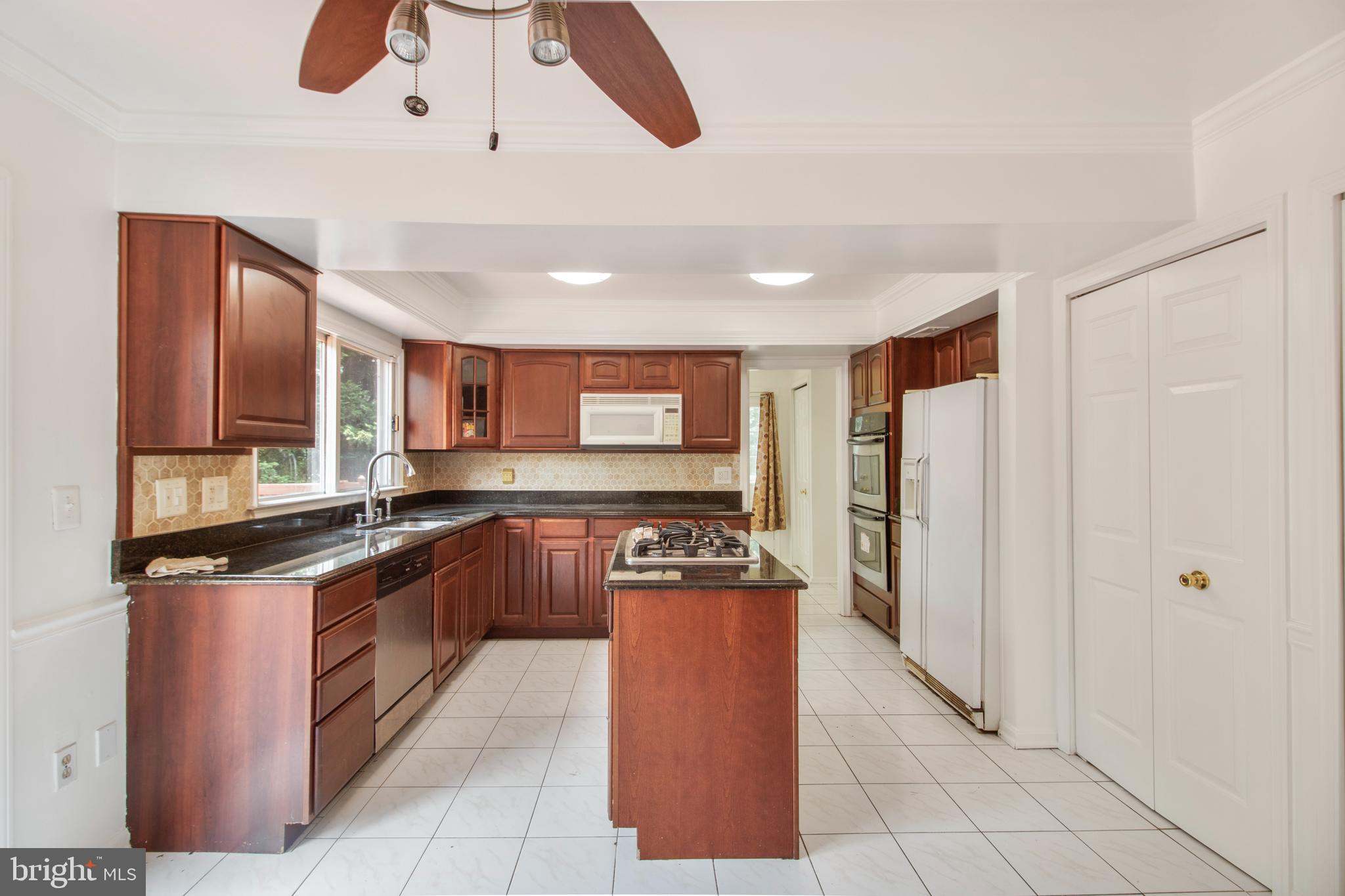 13920 Wagon Way Silver Spring, MD 20906 - Photo 5 of 97