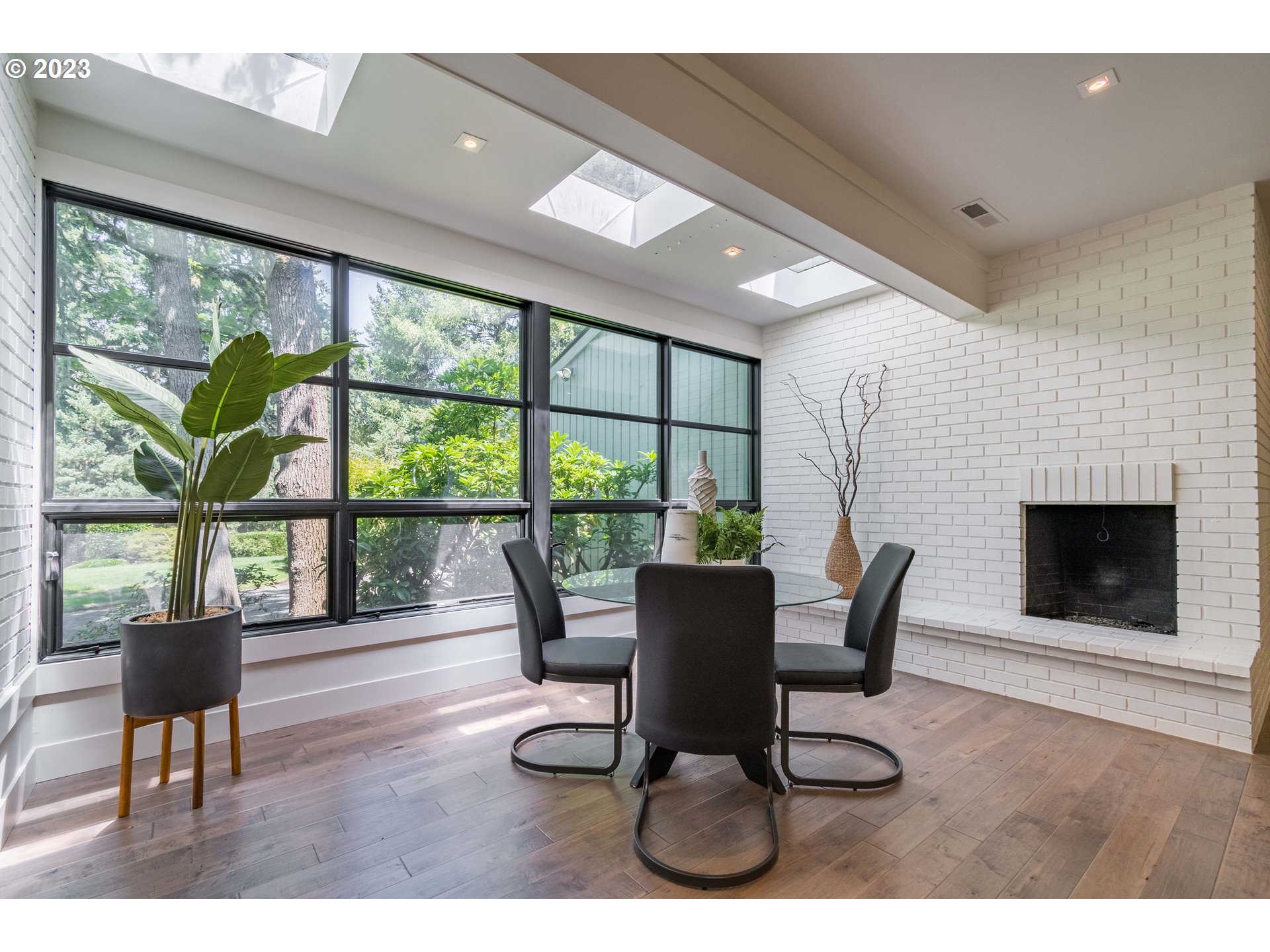 3603 Spring Boulevard Eugene, OR 97405 - Photo 20 of 45 Breakfast Area