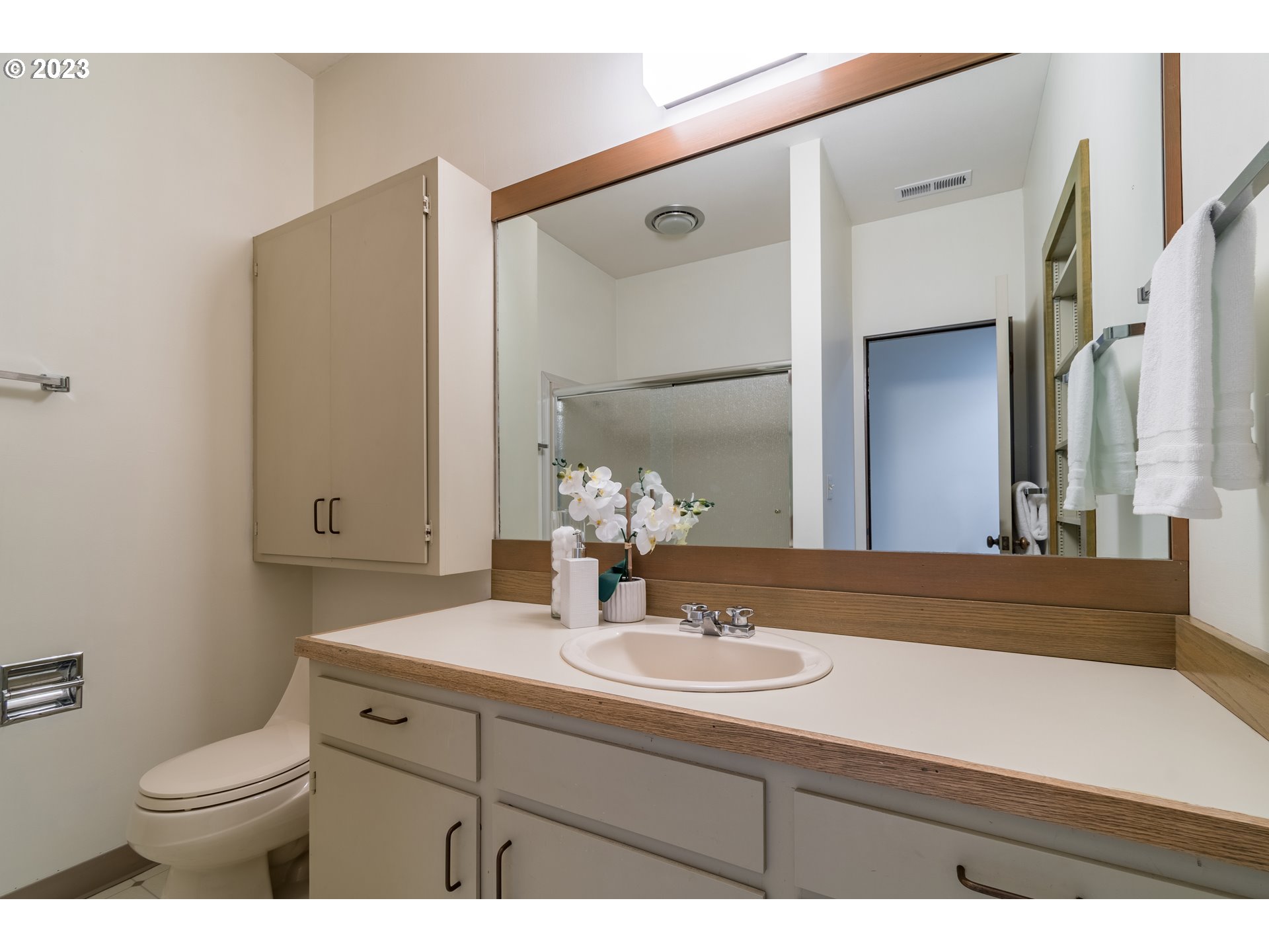 3603 Spring Boulevard Eugene, OR 97405 - Photo 39 of 45 Bathroom