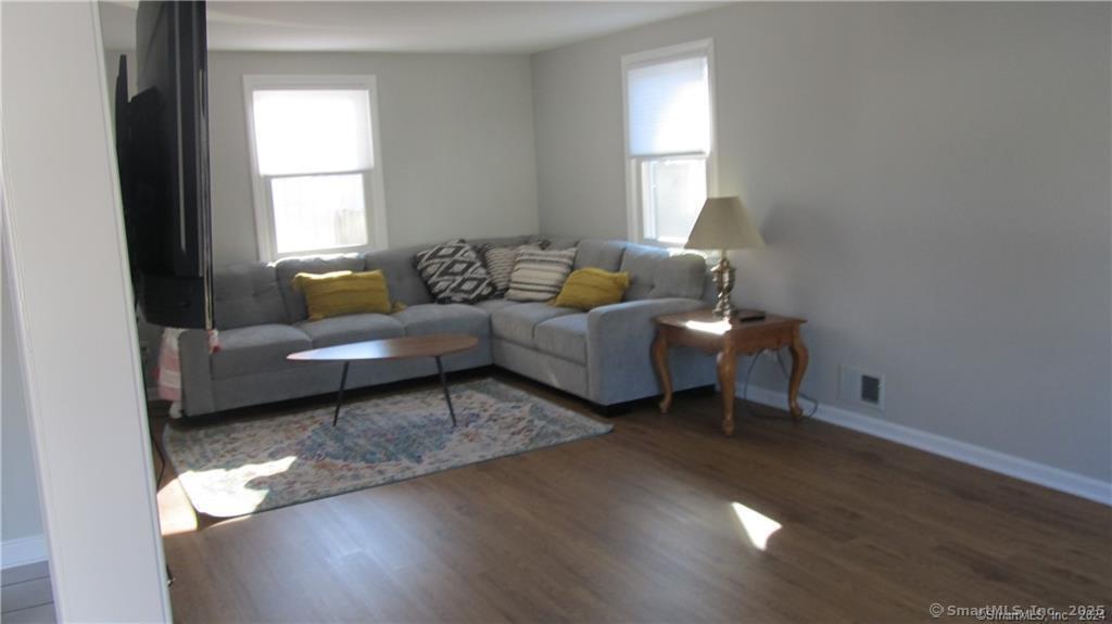 18 Brightwater Road East Lyme, CT 06357 - Photo 3 of 17