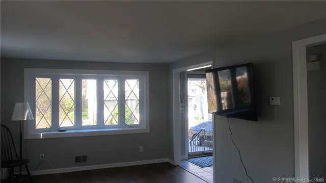 $2,800 | 18 Brightwater Road, East Lyme, CT 06357