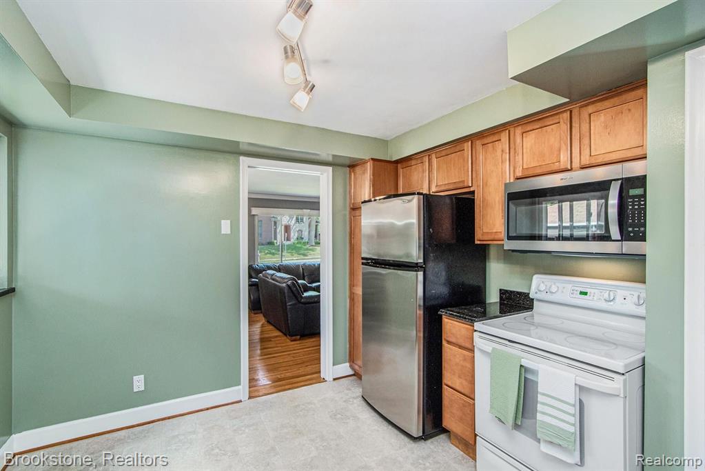 1005 1st Street Rochester, MI 48307 - Photo 24 of 26